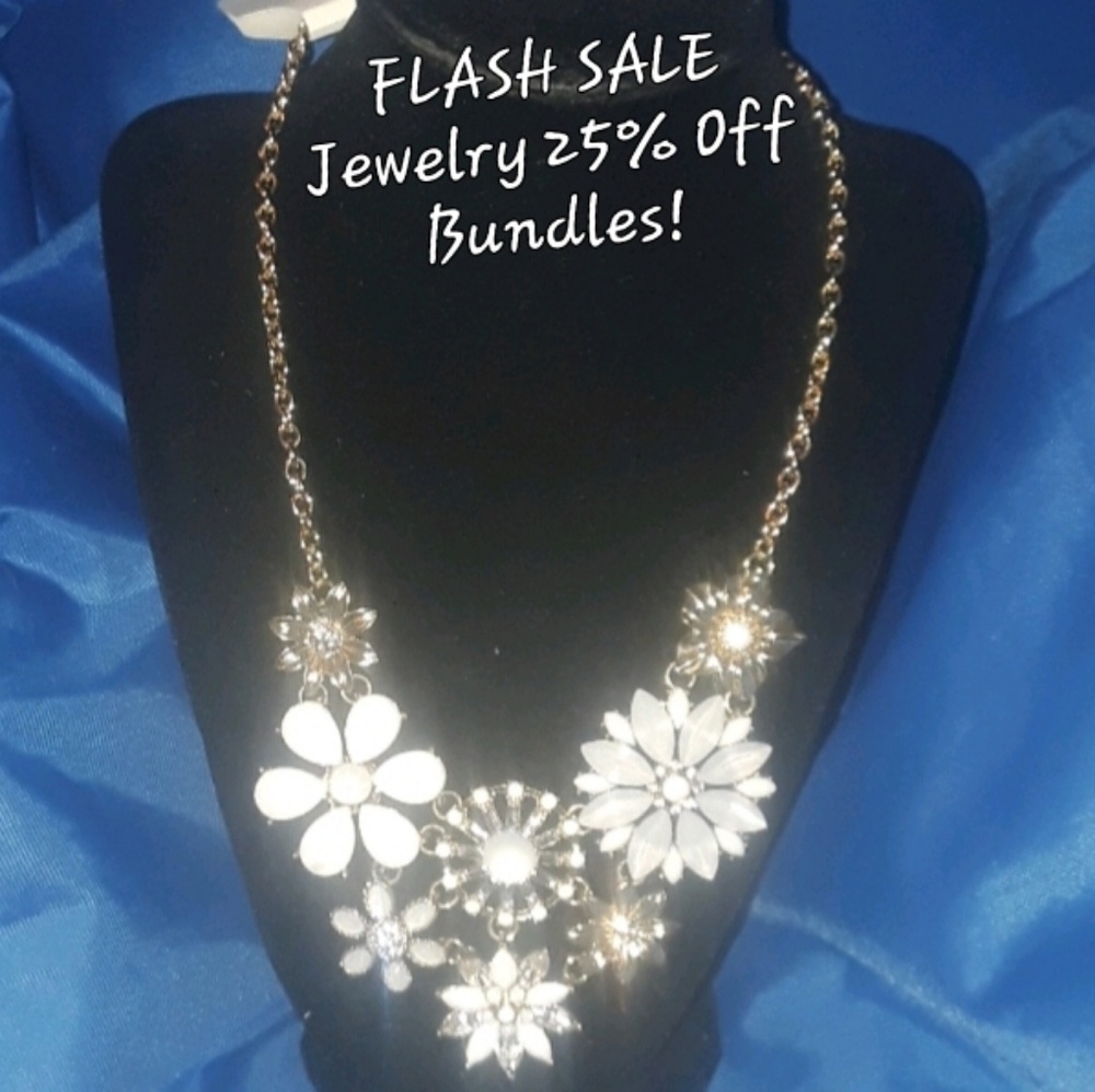 ** COLOR Necklace Layer Dainty Flowers Gold WHITE